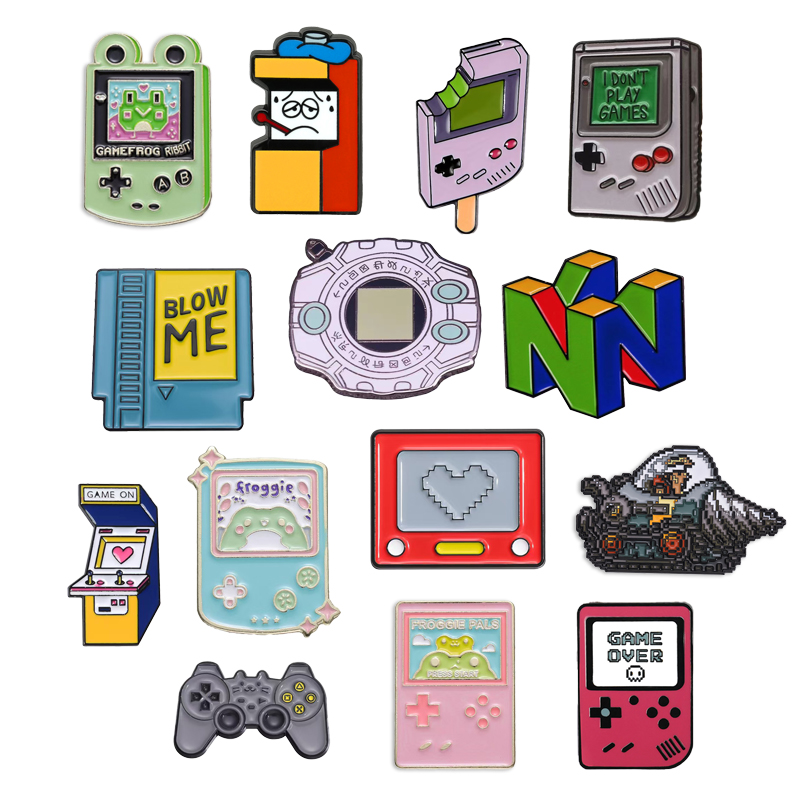 Gaming Console Old School - 漫画クリエイティブデジタルゲームコンソールピンレトロアーケードゲームロゴブローチ金属バッジ学生スクールバッグピンアクセサリー